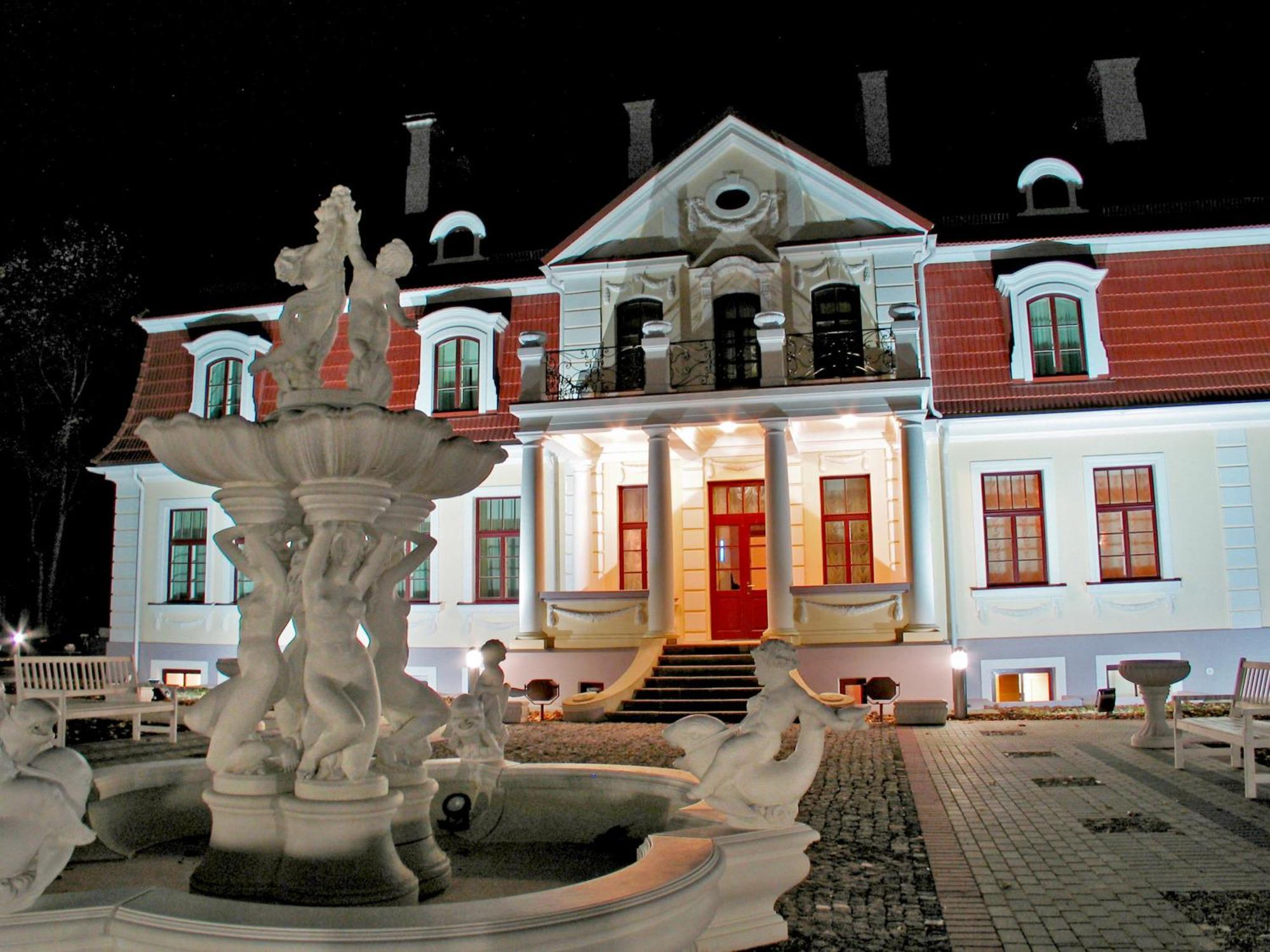 Sventes Muiza Hotel Exterior photo