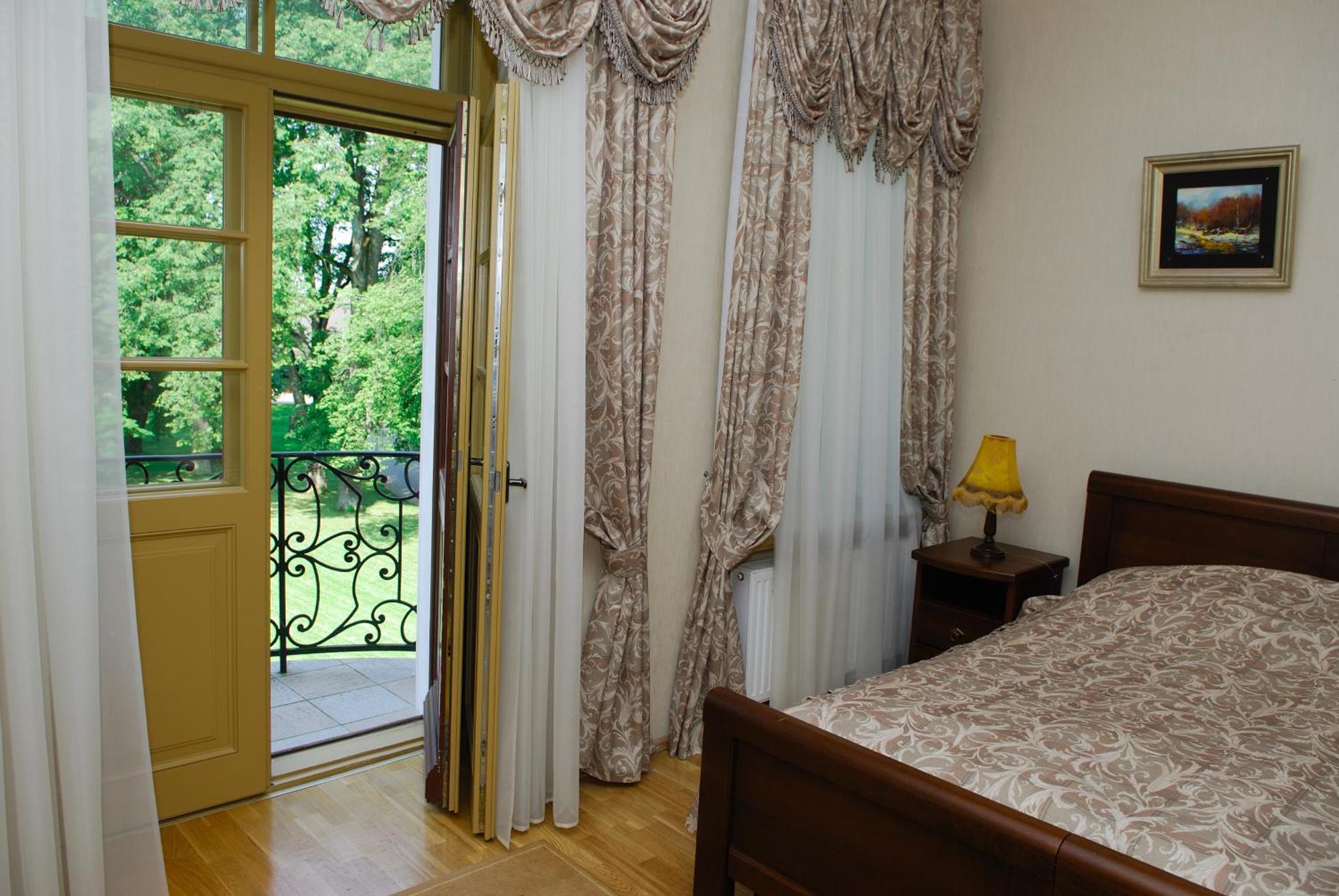 Sventes Muiza Hotel Exterior photo